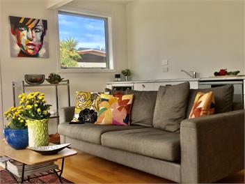 Top Surf Beach ..Central beach location. 521a Achilles Avenue - Coromandel 