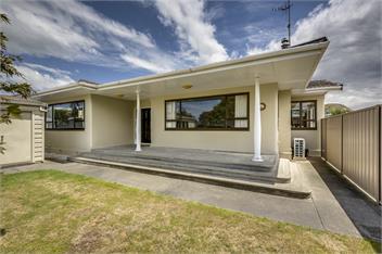 Charming on Cambridge - Taradale - Napier
