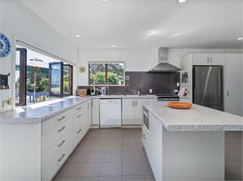 Sunseekers Bach (Bachcare) - Coromandel