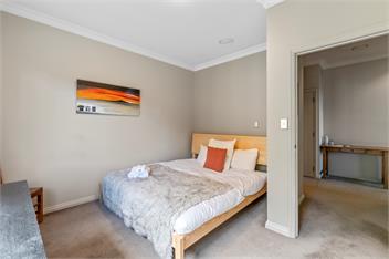 Tauhara Sunrise - Spa pool with Mountain & Lake views! - Taupo