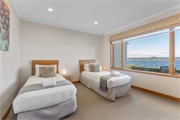 Omaio - TAUPO - Indoor Heated Pool, Spa Pool, Cinema Room, Lake Views - Taupo