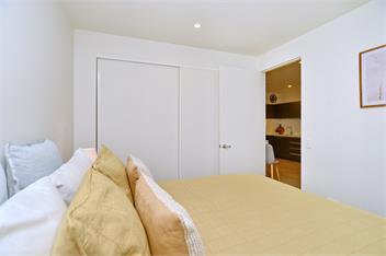 Stadium Central 2 – Modern CBD Stay w/ Secure Entry - 