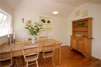 Mabel's, 1860's Cottage - Mangonui