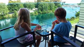 Riverside Apartment - Taupo Apartment Accommodation - Taupo