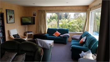 Stunning Views, Warm, Central & Quiet Little Hill - Ohakune