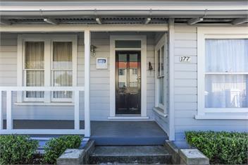 Puriri Downtown Villa (Bachcare) - Napier City