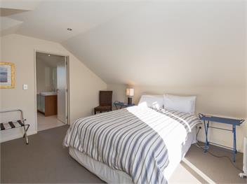 Modern Lake Haven (Bachcare) - Wanaka
