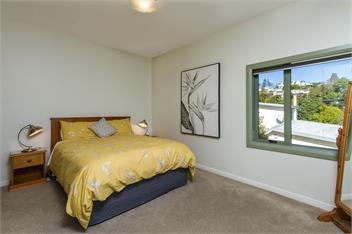'Harbour View - Two' - Nelson Waterfront Apartment - Nelson