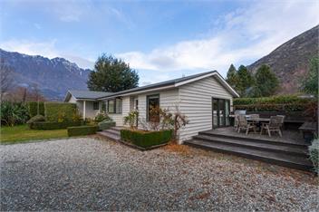 Frankton Favourite (Bachcare) - Queenstown