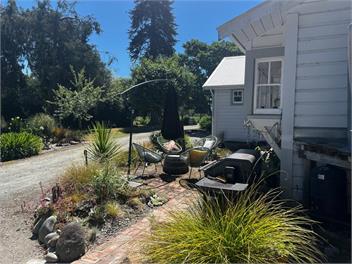 Character House on 3/4 acre - Nelson