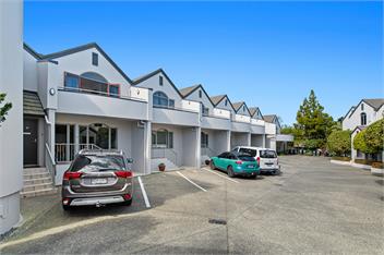 Taupo Central Apartment - 2 Bdrm, So close to LAake & Town - Taupo