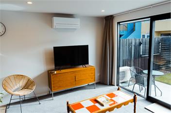 New townhouse, heart of city centre, 2 bed 2 bath, car park. - Christchurch