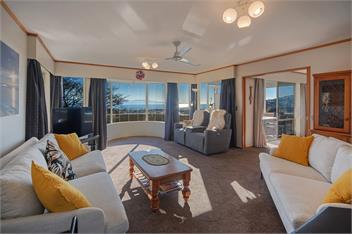 Sunny Bayview Retreat - Nelson