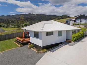 Greenhills Charmer (Bachcare) - Coromandel