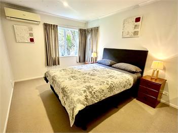 Sunsets by the Beach / Waterfront / Sleeps 8 - Thames