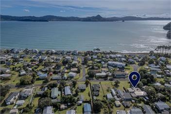 White Sands - Cooks Beach - Cooks Beach