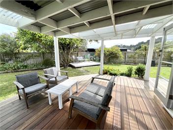 Sunny home with self-contained cabin - Napier