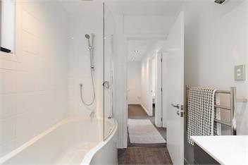 Lake Views on De La Mare Place, 3 BDR, Free Wi-Fi - Queenstown