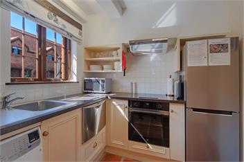 Monaco Village Apartment - Nelson