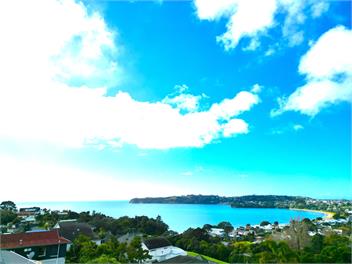 Stunning Manly Beach Holiday Home with Panoramic Sea Views - 