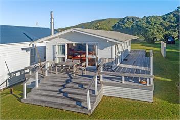 Absolute Wainui Beach Front - Wairere Roadad, Wainui BeachWaire - 