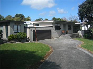 Escape to Raglan - 