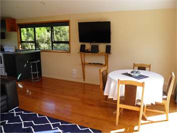 Treetops Cottage at the Castle - Whitianga