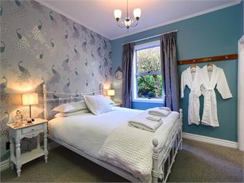Historic Winter Ski Cottage/Summer River Cottage. - Queenstown
