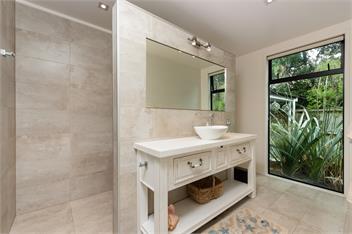 Luxury Beach Getaway - Waihi Beach