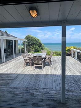 Raumatibach - Absolute Beachfront. - Raumati Beach