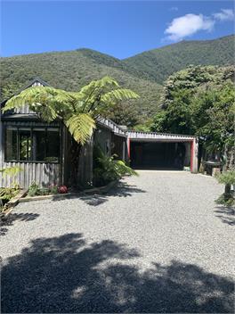 Baldys Boat Shed - Marlborough Sounds