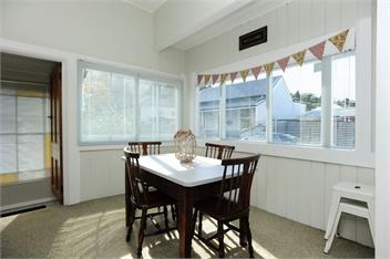 Puriri Downtown Villa (Bachcare) - Napier City