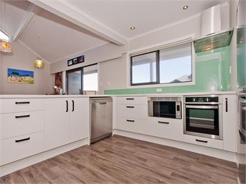 Sea Breeze (Bachcare) - Whangamata