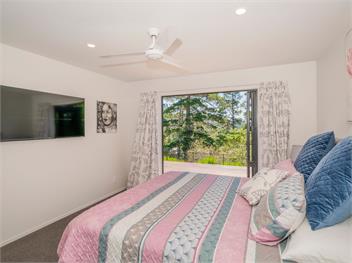 Treetop Bach (Bachcare) - Whangamata