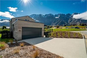 Jacks Point Family Retreat (Bachcare) - Queenstown