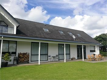 Kaka Lodge (4 bedroom) at Kotare House - Auckland