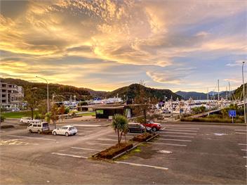 Luxury Waterfront Dockside Apartment - Picton