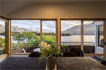 Tahuna Lakeside | Central location + Great for groups - Queenstown