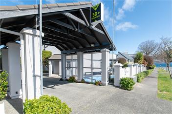Taupo Central Apartment - 2 Bdrm, So close to LAake & Town - Taupo