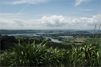Hilltop Retreat - Raglan