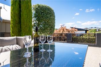 IRONSIDE LAKE VIEW TOWNHOUSE - Wanaka