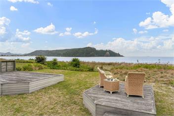 Seaview Escape - Beachfront Whangamata - Whangamata
