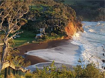 Whananaki Barn -Off Grid Living with Beach Views! - Whananaki North