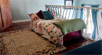 WHARE KURA - Elegant roomy Apartment at the Old Aratapu School House - Dargaville RD1