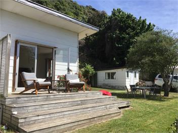 Barnes Beach house - Gore Bay