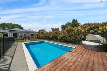 Poolside Villa on Dublin (Bachcare) - Martinborough