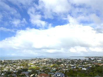 Stunning Manly Beach Holiday Home with Panoramic Sea Views - 