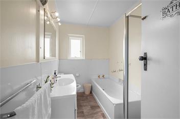 Cozy Family Home (Bachcare) - 