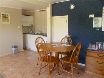 Patons Rock Holiday Unit - Takaka