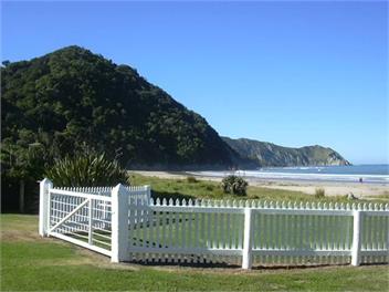 Anaura Bay Absolute Beachfront Retreat - Cottage # 3 -